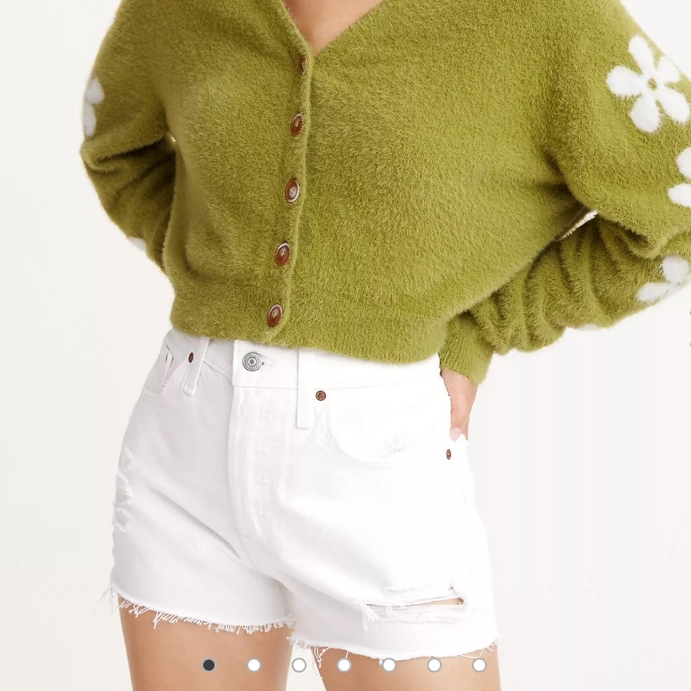 White High Waisted Distressed Levi 501 Skinny Shorts